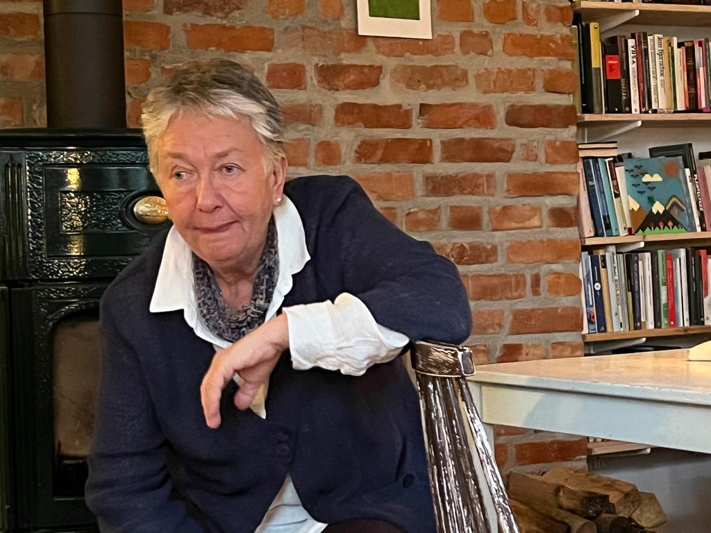 iPhone 13 Pro / 6 iPhone 13 Pro   6