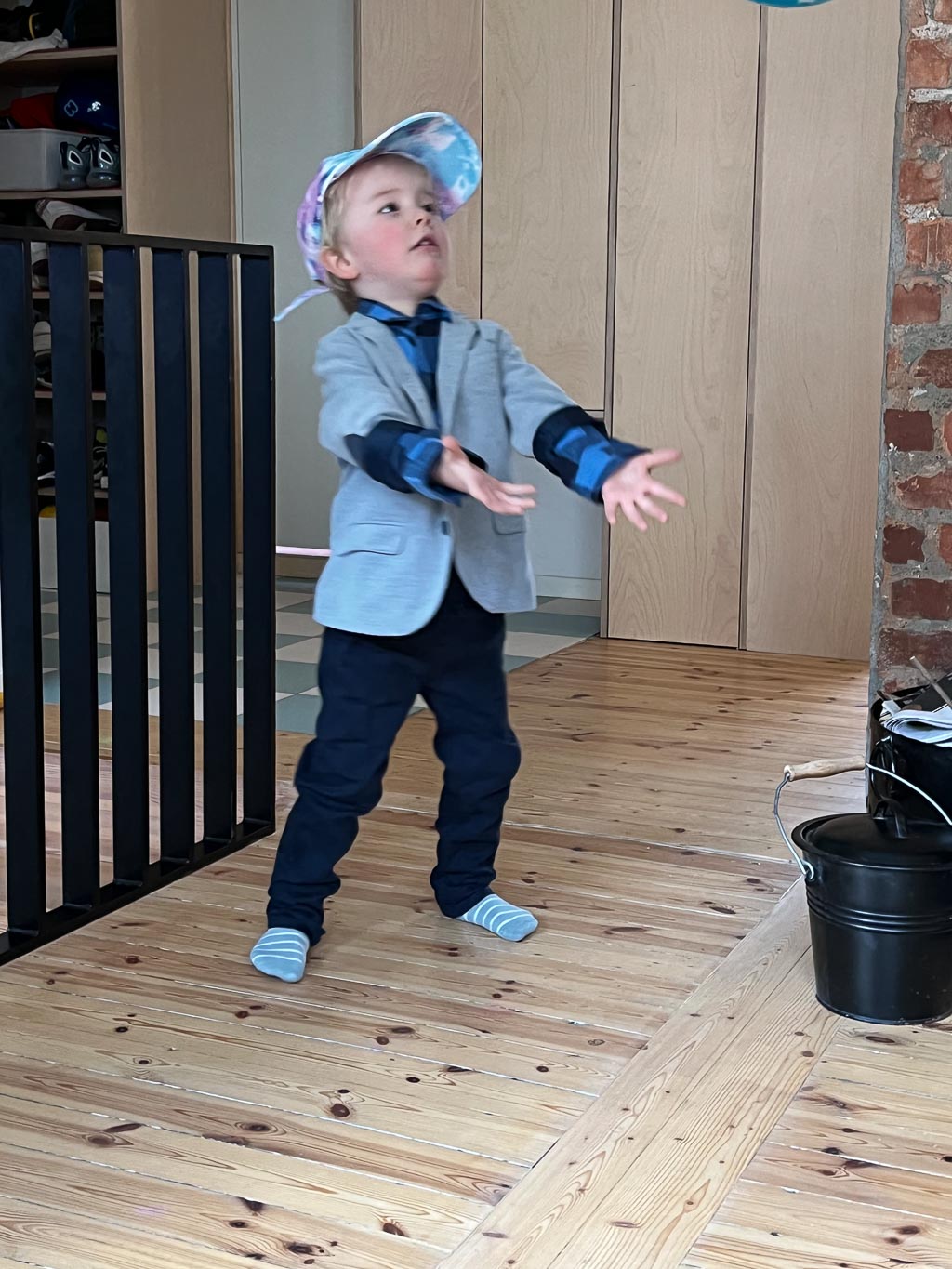 iPhone 13 Pro / 6 iPhone 13 Pro   6