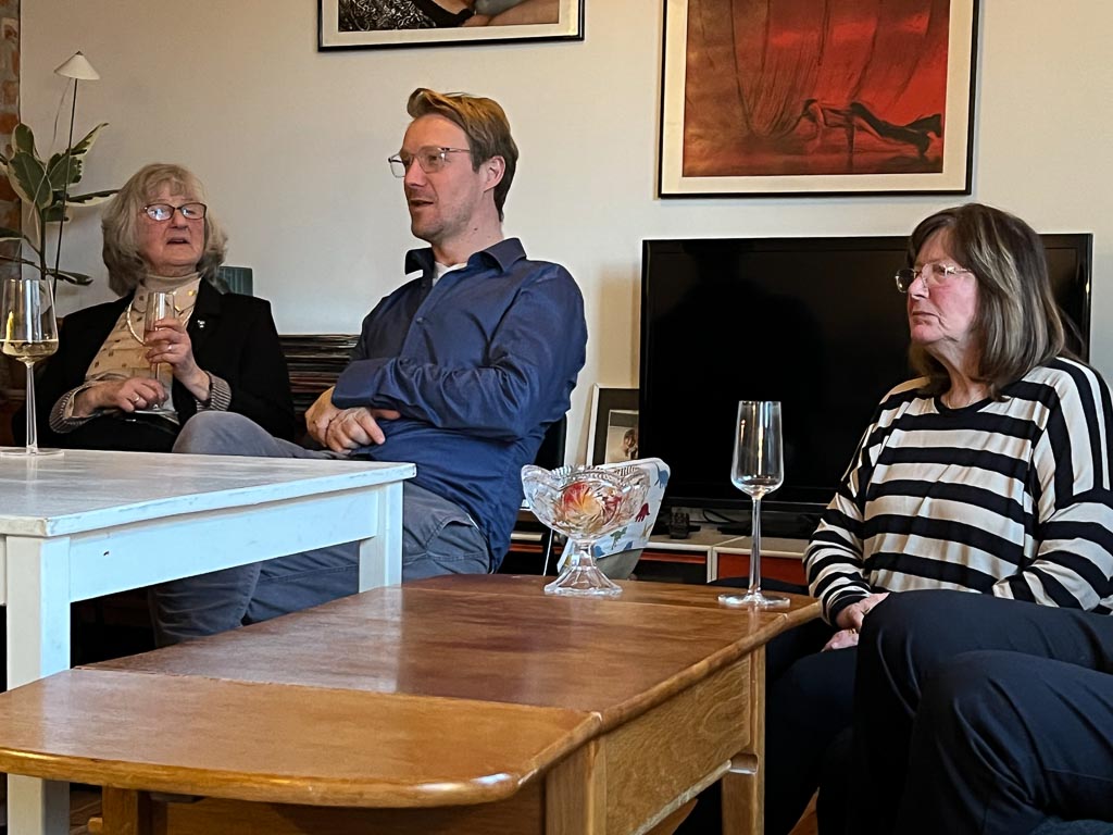 iPhone 13 Pro / 6 iPhone 13 Pro   6